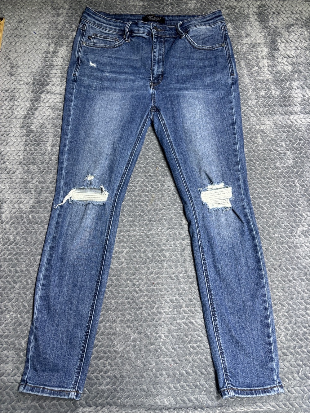 Judy Blue Medium Blue Ripped Skinny Jeans